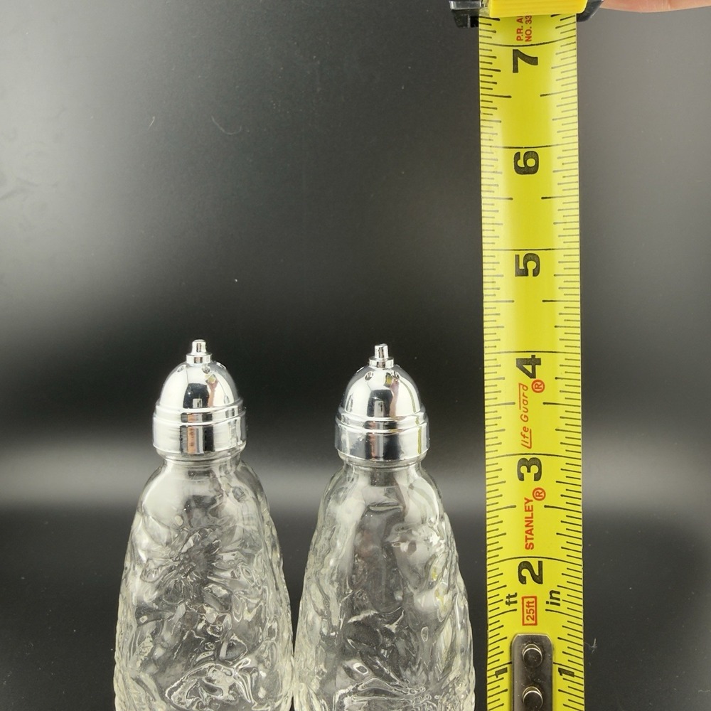 Princess House Fantasia Crystal Glass Salt & Pepper Shakers Embossed Poinsettia - Picture 7 of 12